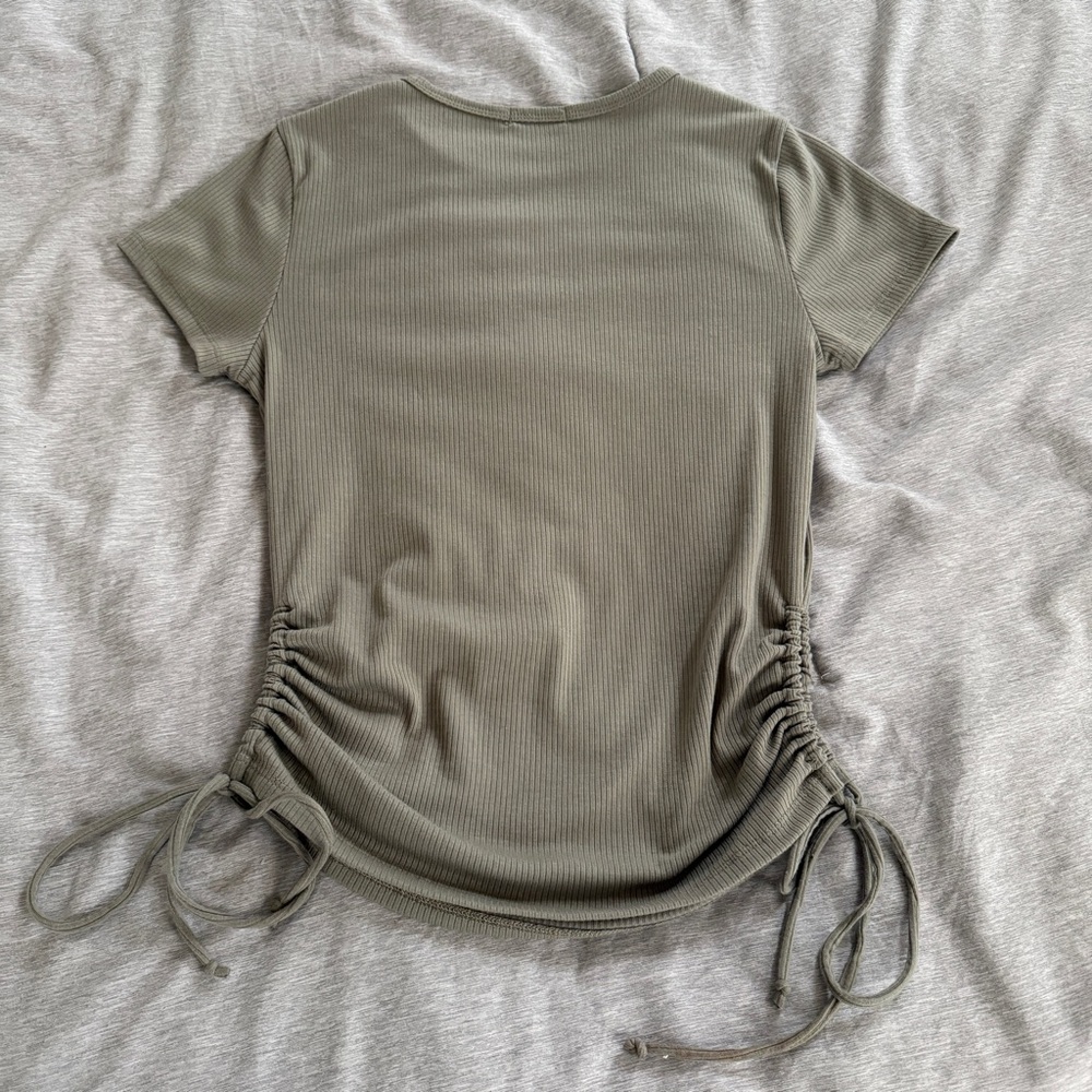 Heart & Hips ribbed ruched top - Picture 5 of 6